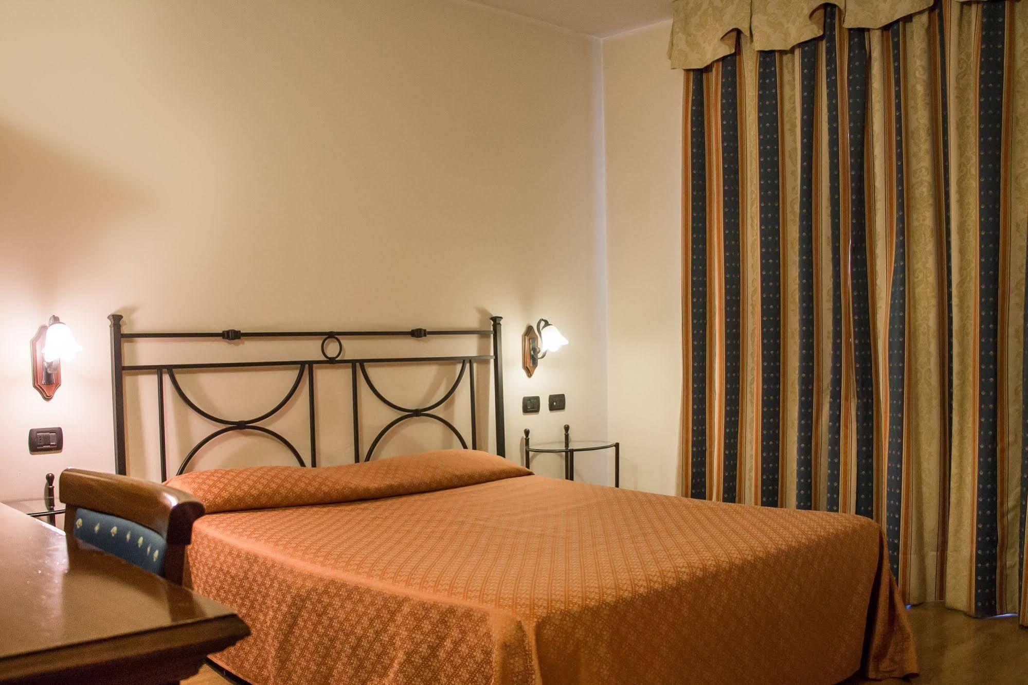 Crabun Hotel Pont-Saint-Martin Luaran gambar