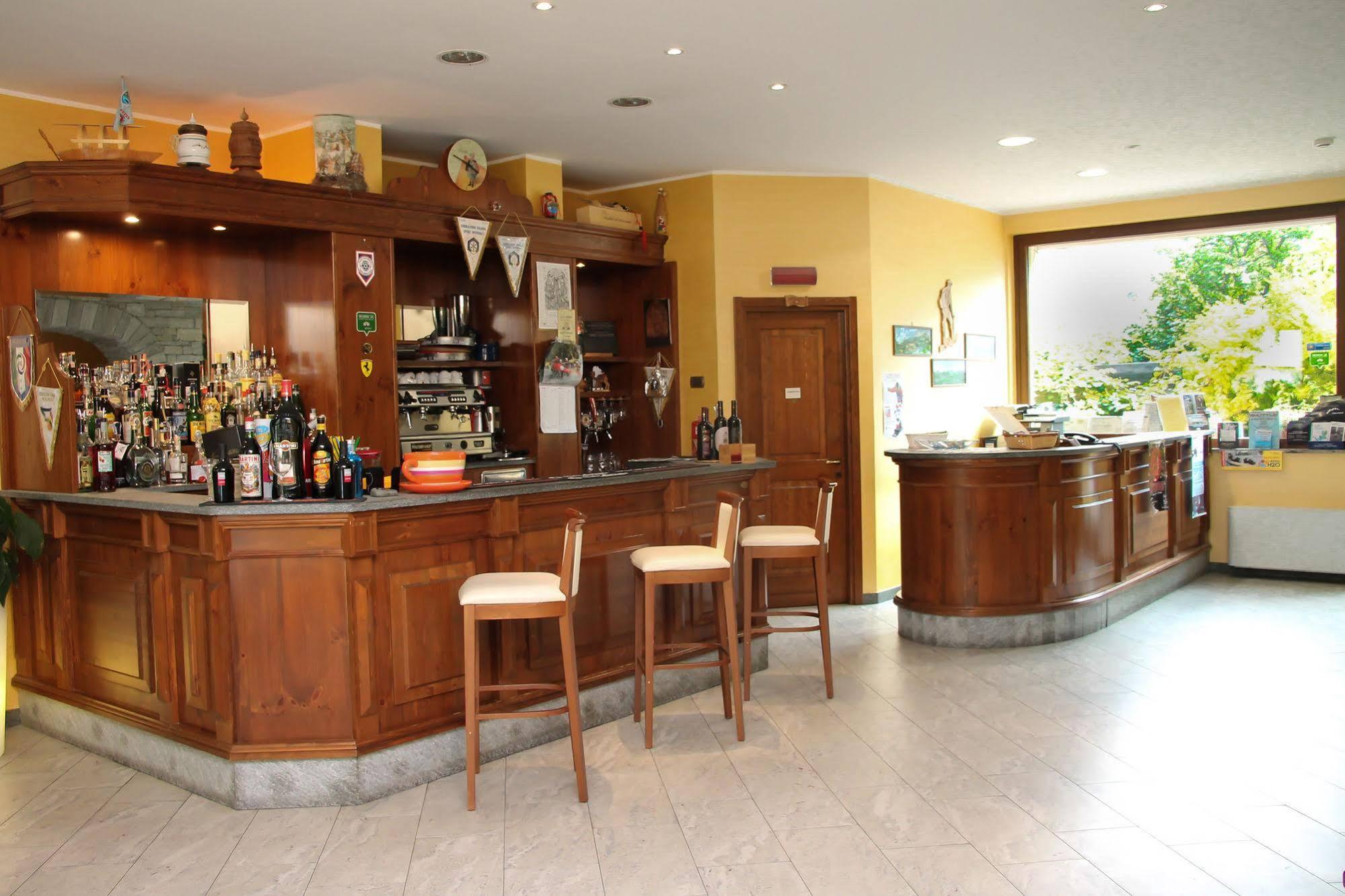 Crabun Hotel Pont-Saint-Martin Luaran gambar